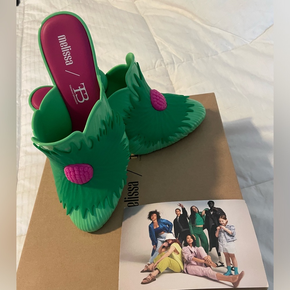 Fun petal green and pink high heels - Picture 7 of 7